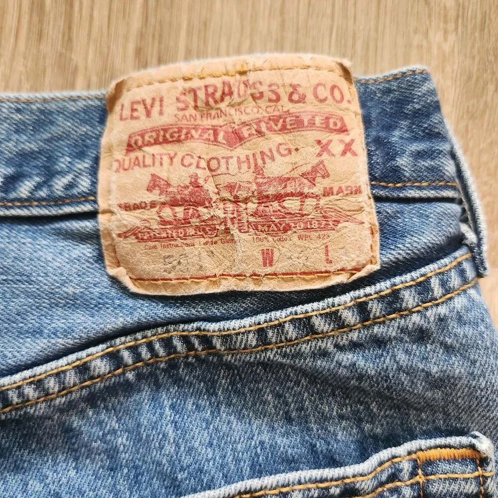 Vintage Levi's 501 Jeans Mens 29x32 Medium Wash Button Fly Denim Y2K